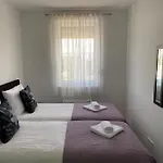 Διαμέρισμα New Modern Near Old Town - Private Parking *