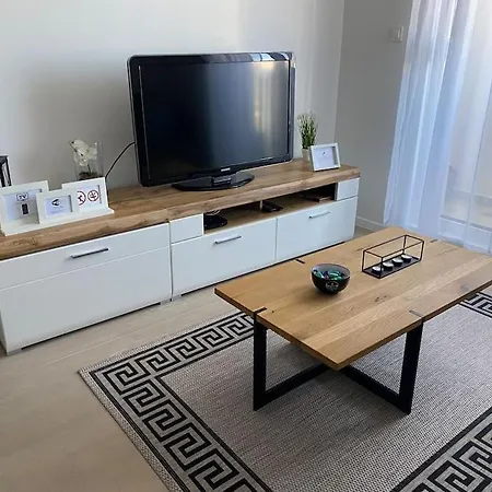 New Modern Near Old Town - Private Parking *