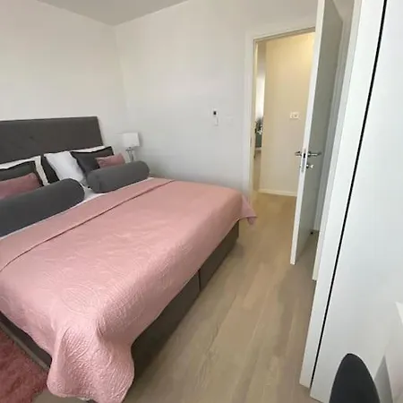 New Modern Near Old Town - Private Parking Апартаменты Задар