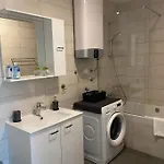 New Modern Near Old Town - Private Parking