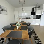 Appartement New Modern Near Old Town - Private Parking
