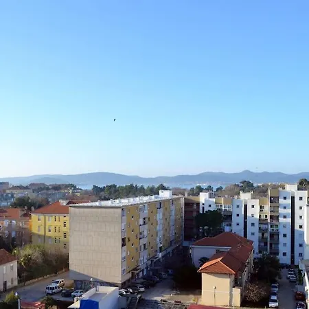 New Modern Near Old Town - Private Parking Apartment Zadar