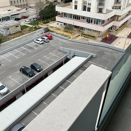 Daire New Modern Near Old Town - Private Parking