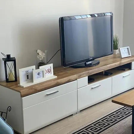 Daire New Modern Near Old Town - Private Parking *