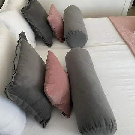 New Modern Near Old Town - Private Parking Daire