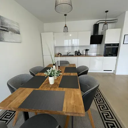 Daire New Modern Near Old Town - Private Parking