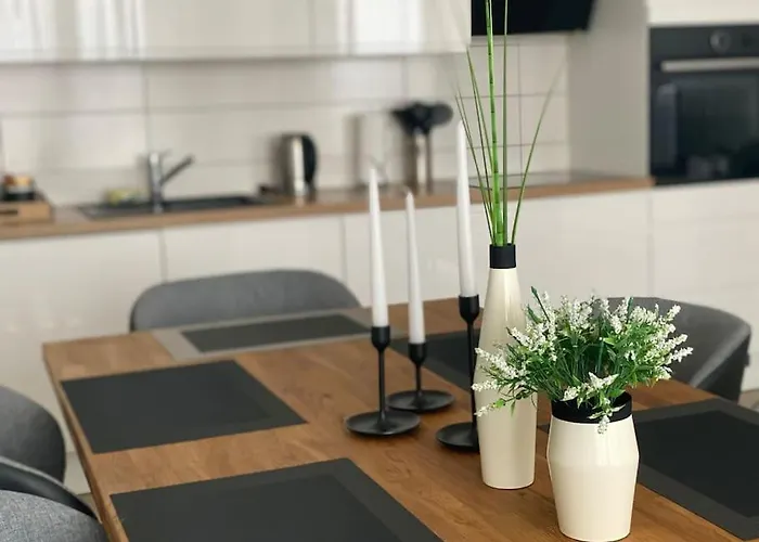 New Modern Near Old Town - Private Parking