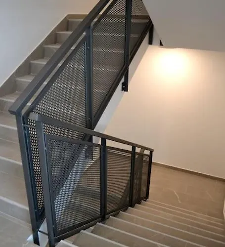 New Modern Near Old Town - Private Parking *